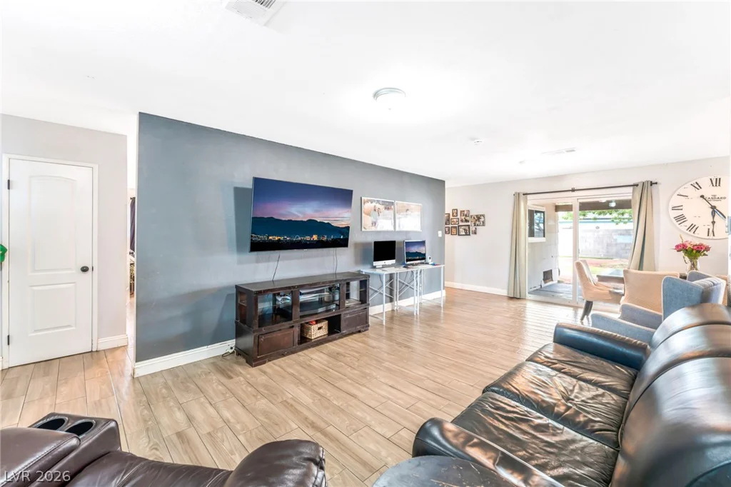 4528 Harmon, Las Vegas, NV 89121