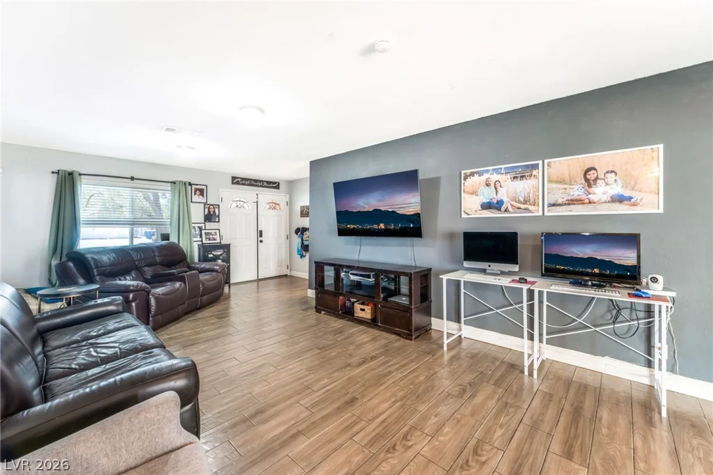 4528 Harmon, Las Vegas, NV 89121