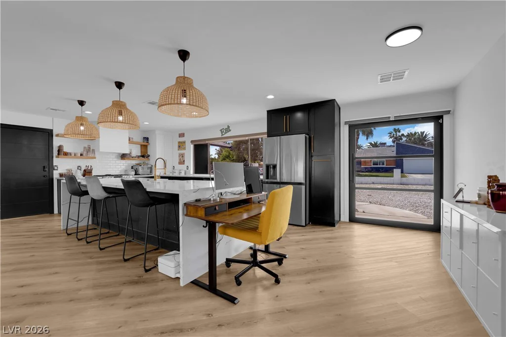 7810 Gilespie, Las Vegas, NV 89123