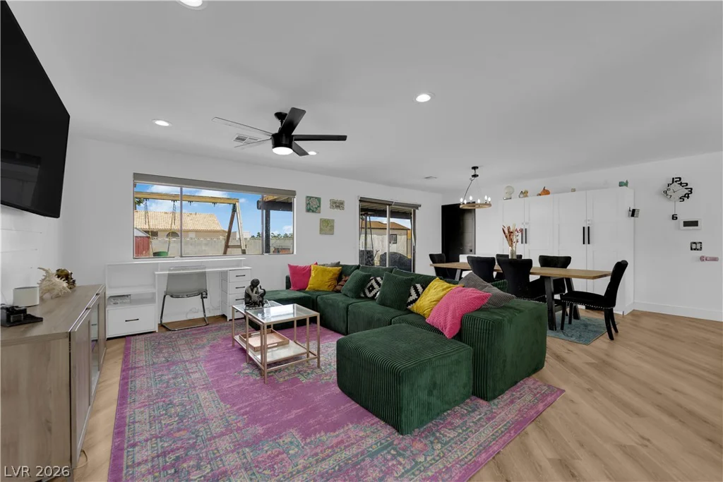 7810 Gilespie, Las Vegas, NV 89123