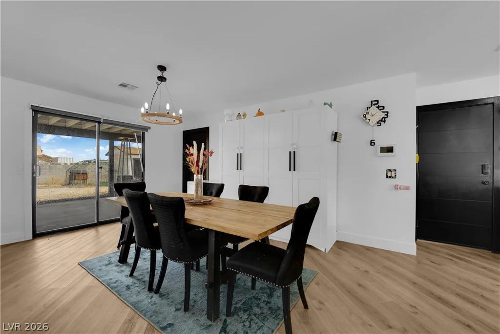 7810 Gilespie, Las Vegas, NV 89123
