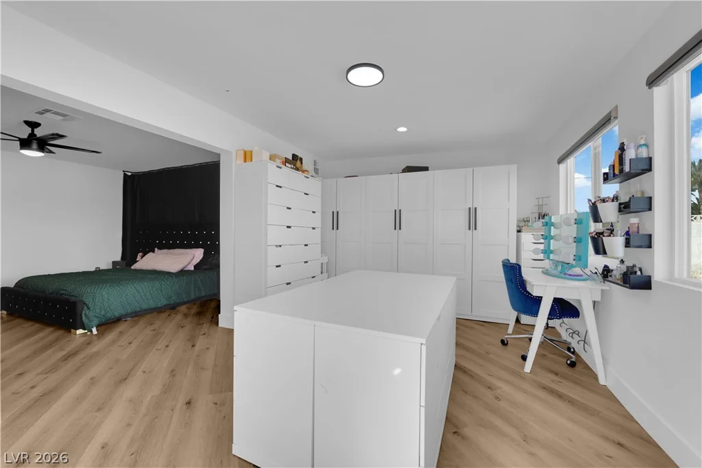 7810 Gilespie, Las Vegas, NV 89123