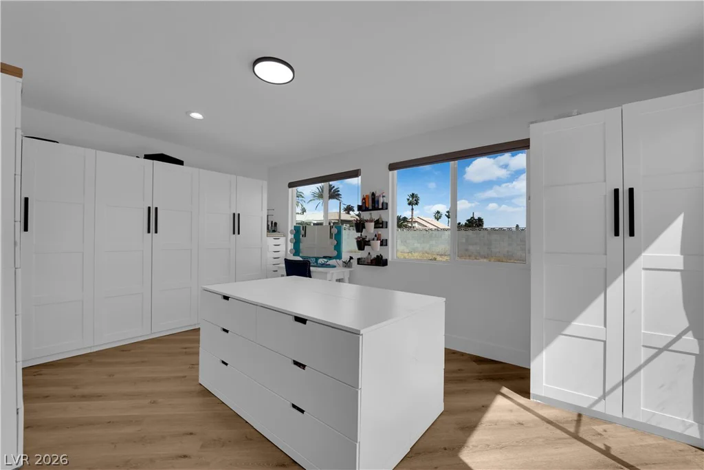 7810 Gilespie, Las Vegas, NV 89123
