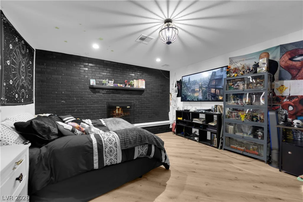 7810 Gilespie, Las Vegas, NV 89123