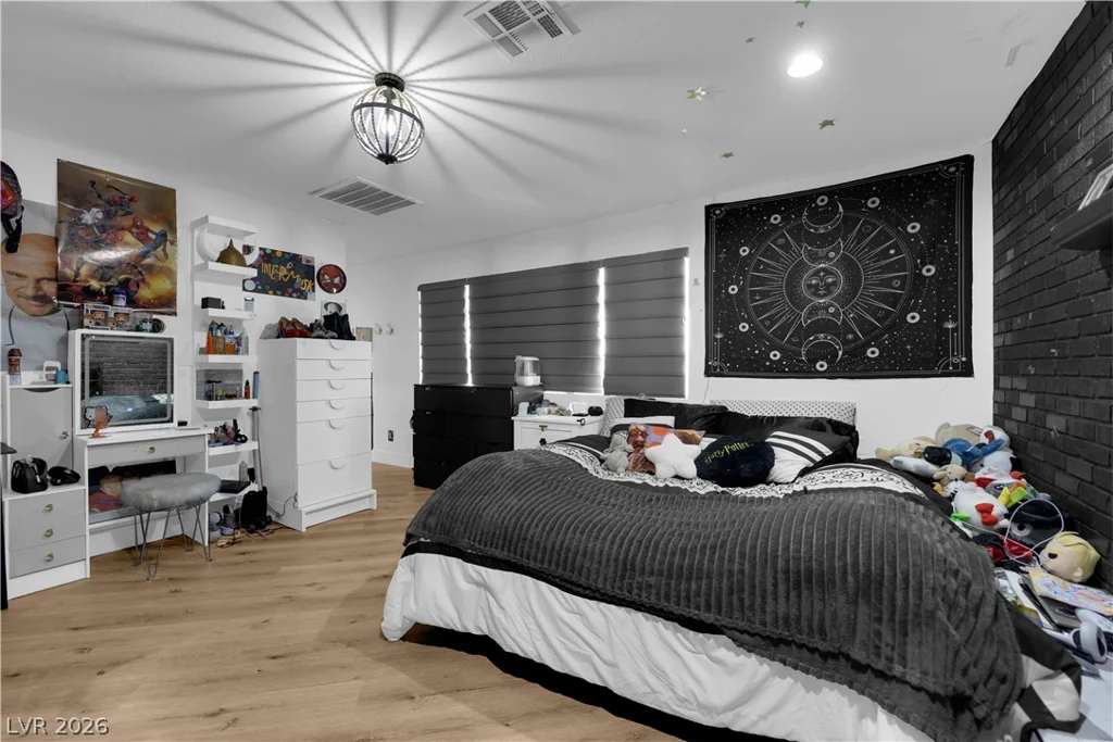 7810 Gilespie, Las Vegas, NV 89123