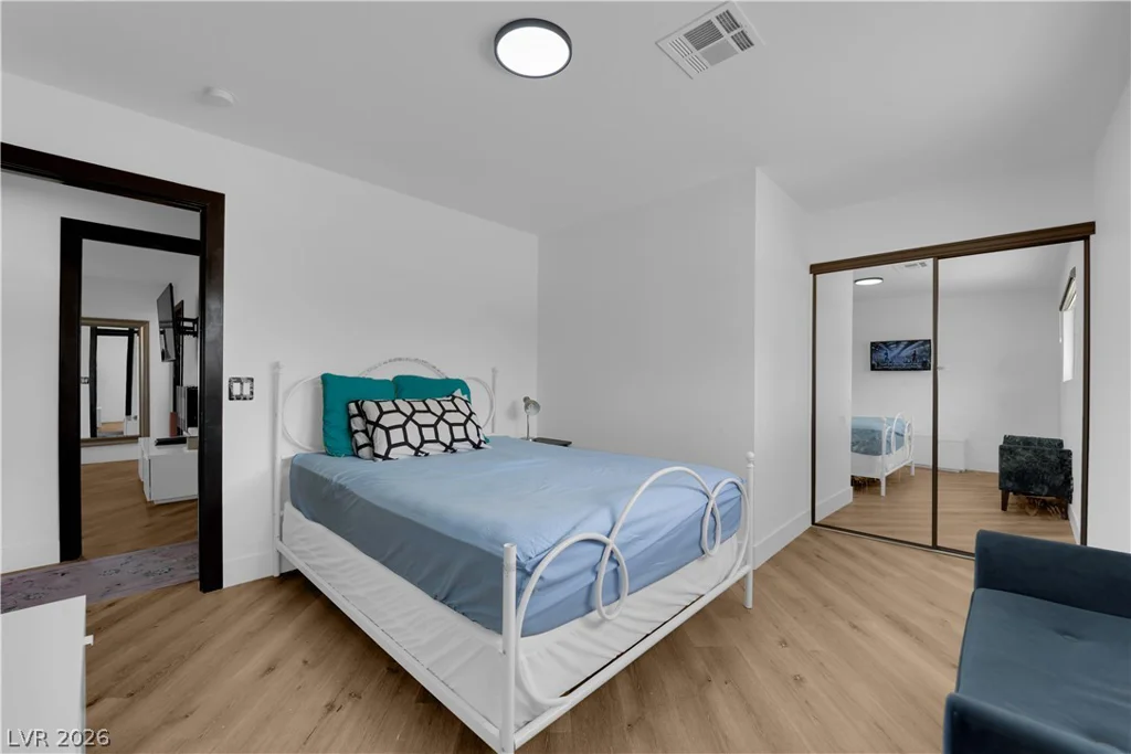 7810 Gilespie, Las Vegas, NV 89123