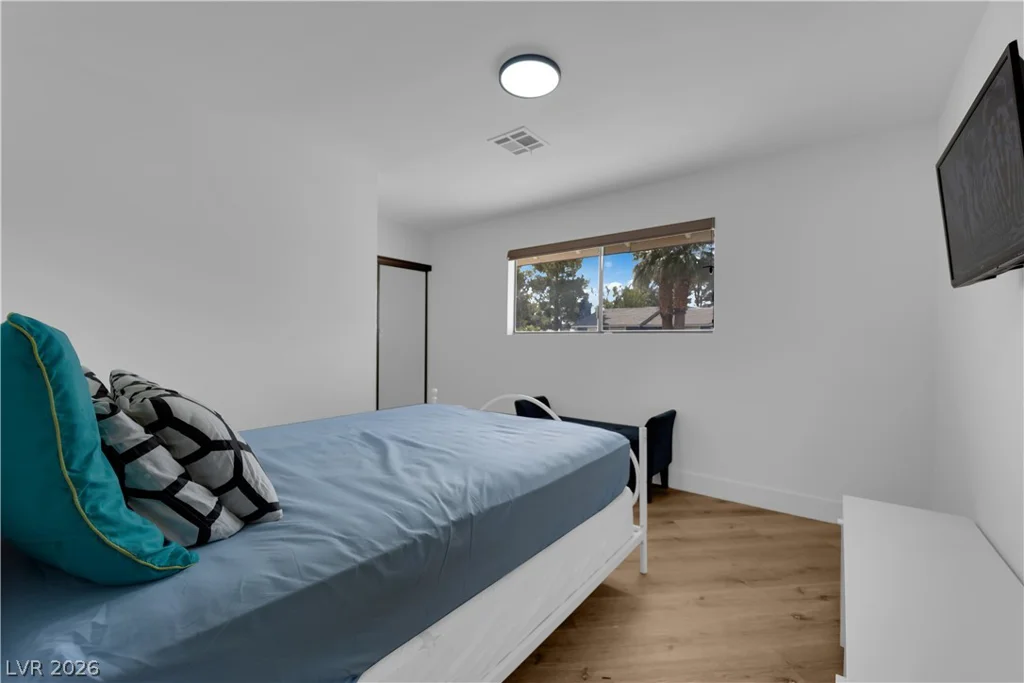 7810 Gilespie, Las Vegas, NV 89123