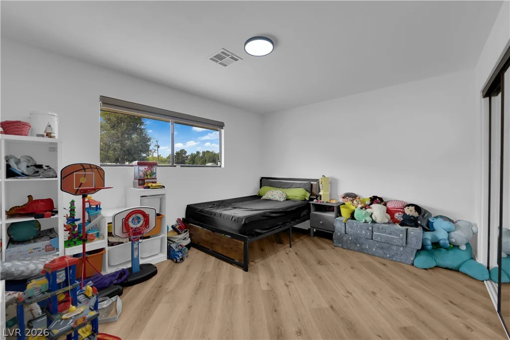 7810 Gilespie, Las Vegas, NV 89123