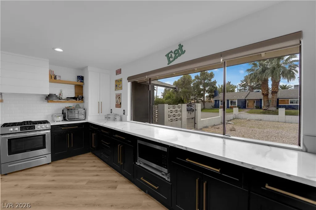 7810 Gilespie, Las Vegas, NV 89123