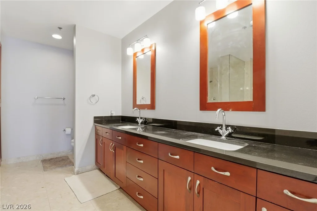 4575 Dean Martin, Las Vegas, NV 89103
