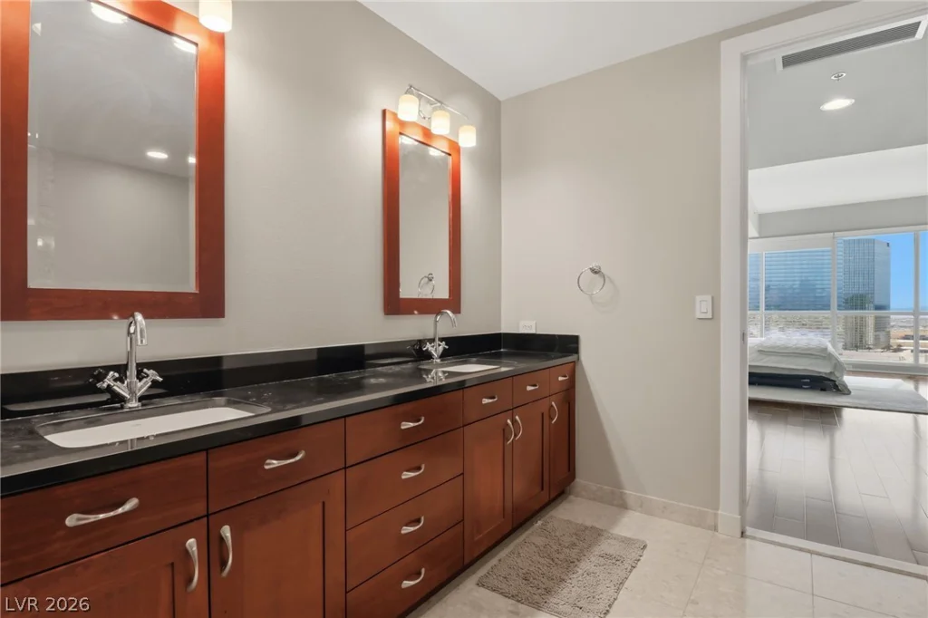 4575 Dean Martin, Las Vegas, NV 89103