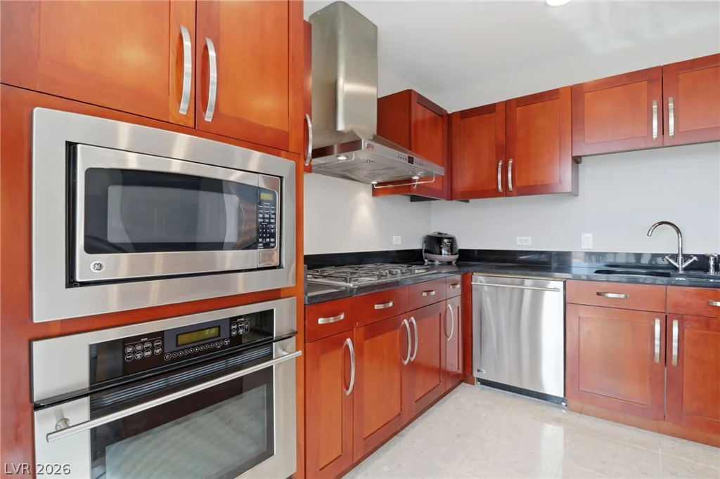 4575 Dean Martin, Las Vegas, NV 89103