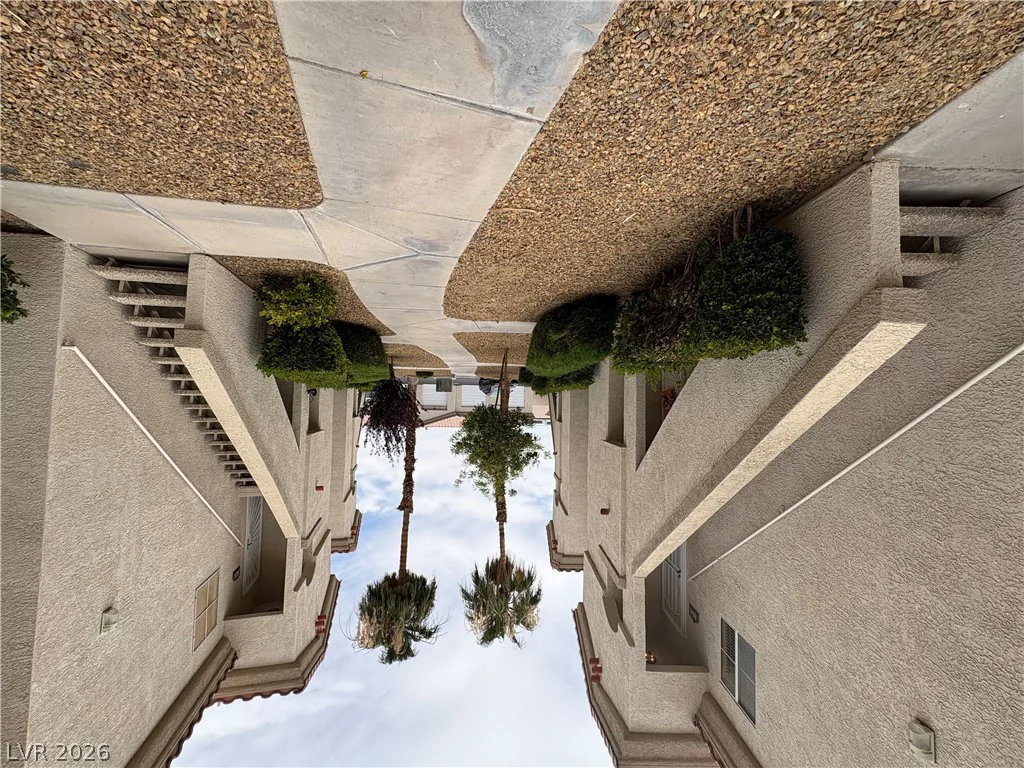 6480 Annie Oakley, Las Vegas, NV 89120