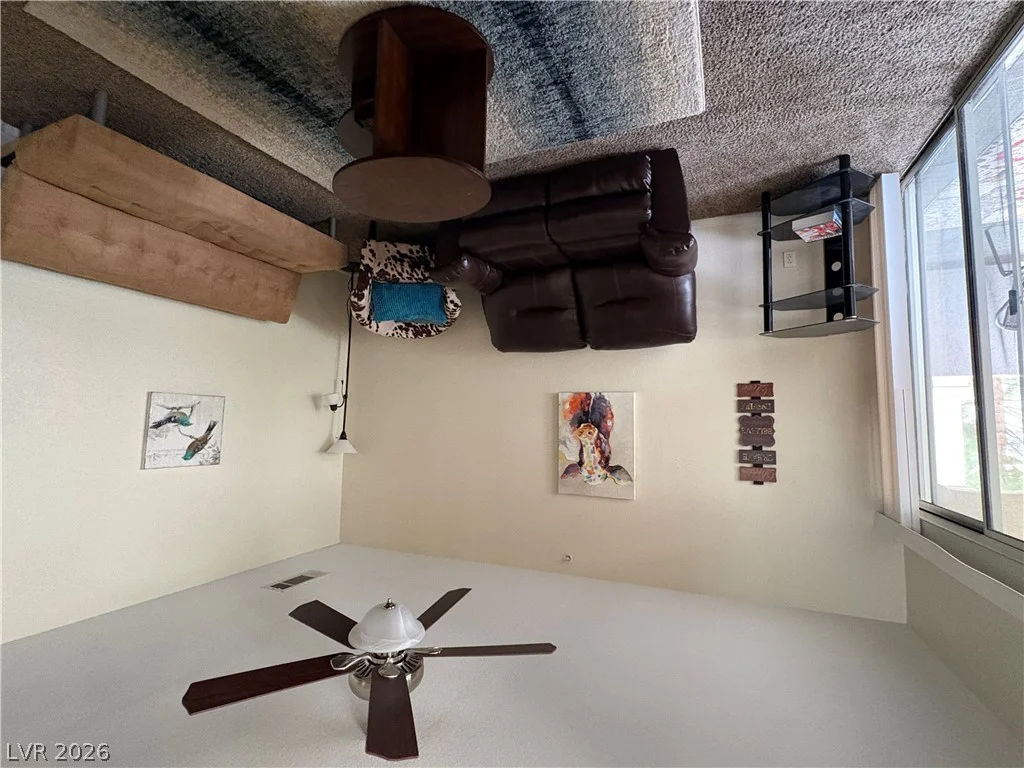 6480 Annie Oakley, Las Vegas, NV 89120