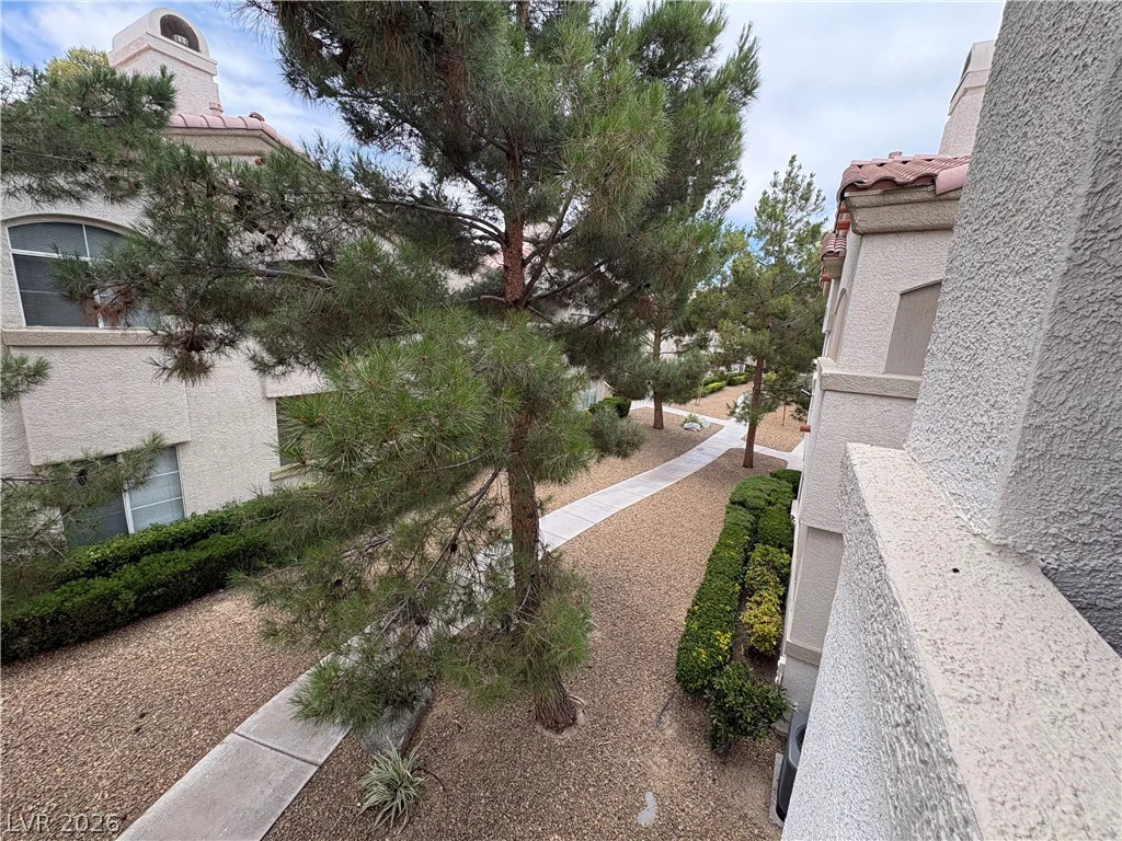 6480 Annie Oakley, Las Vegas, NV 89120