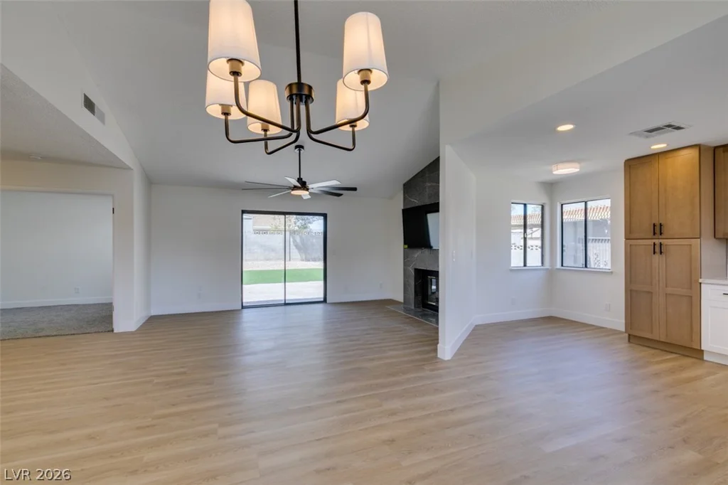 5217 Shady Grove, Las Vegas, NV 89130