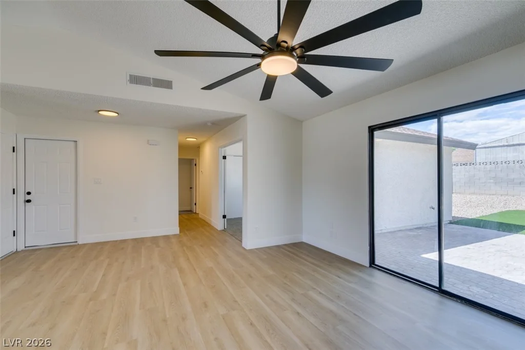 5217 Shady Grove, Las Vegas, NV 89130
