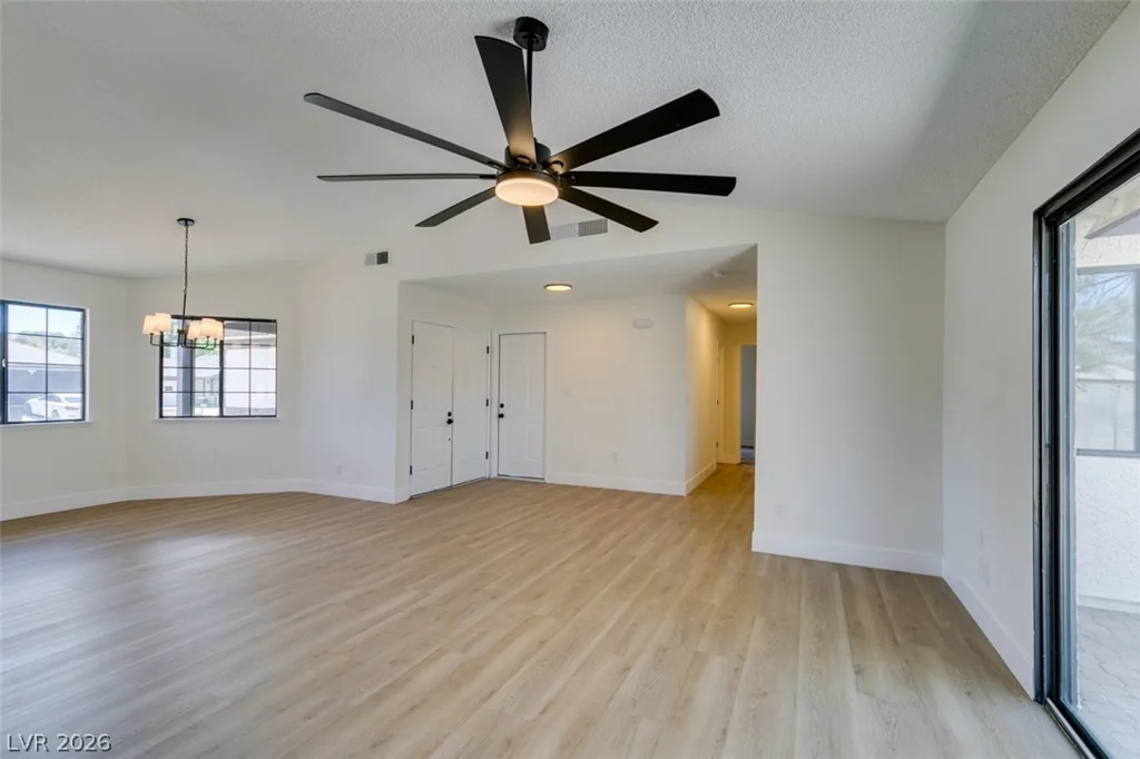 5217 Shady Grove, Las Vegas, NV 89130
