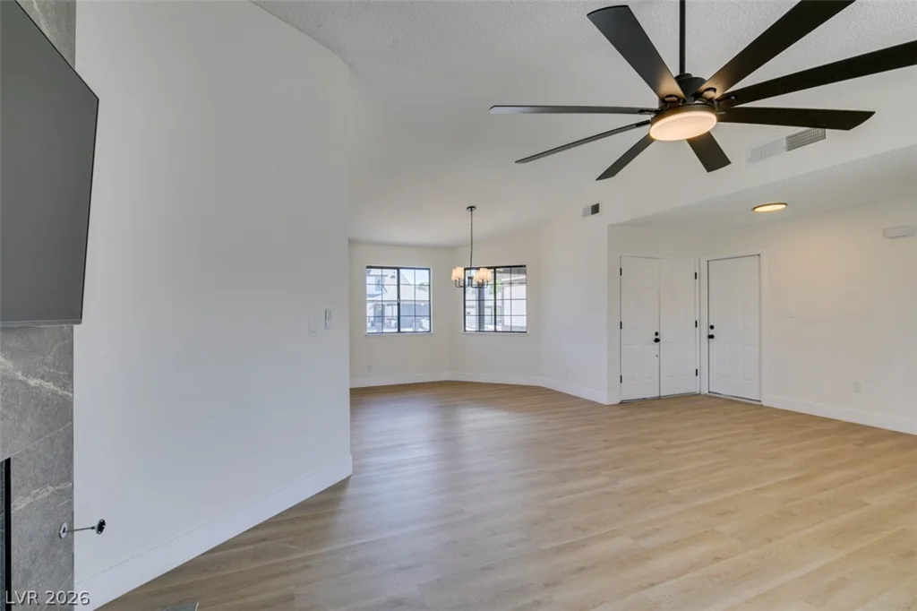 5217 Shady Grove, Las Vegas, NV 89130