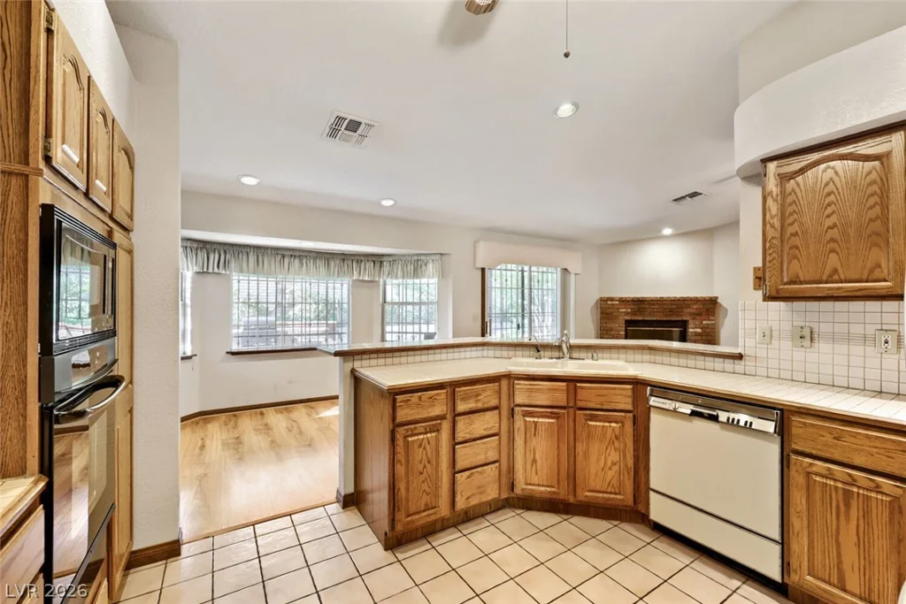 3159 Lipton, Las Vegas, NV 89121