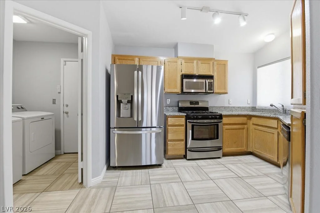 5219 Portland, North Las Vegas, NV 89031