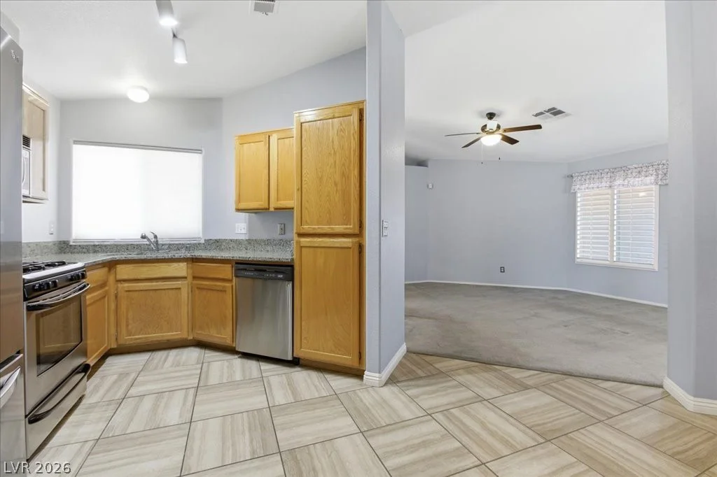5219 Portland, North Las Vegas, NV 89031