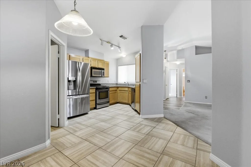 5219 Portland, North Las Vegas, NV 89031