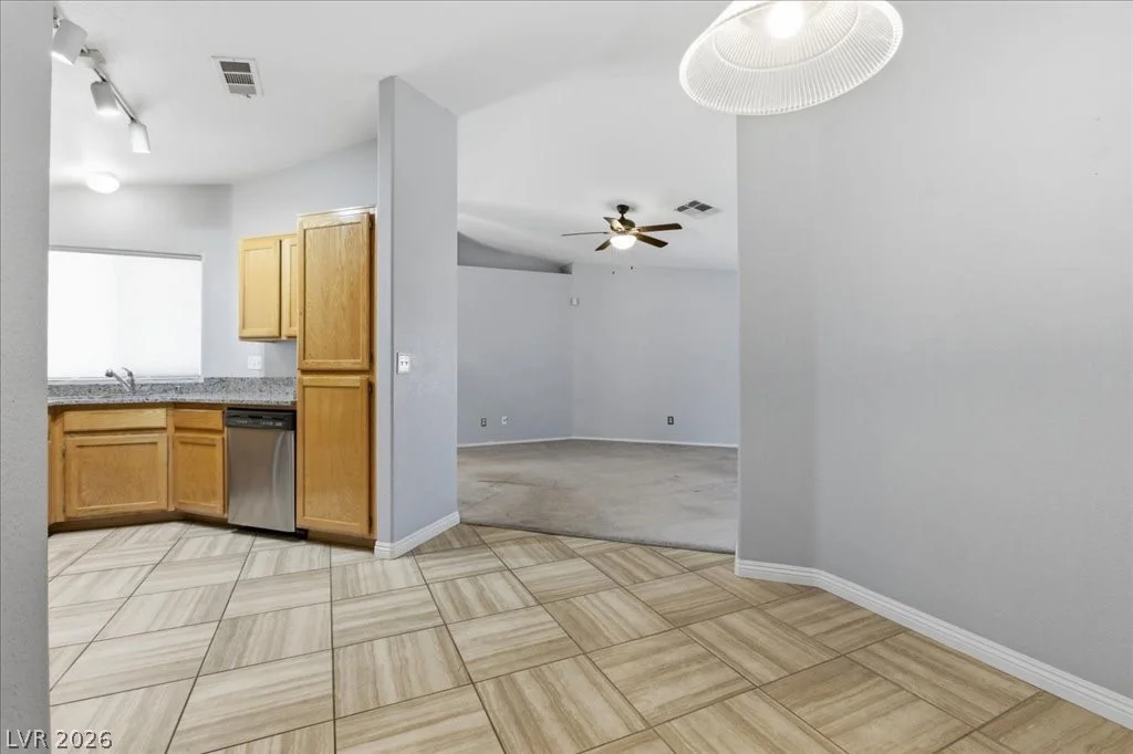 5219 Portland, North Las Vegas, NV 89031