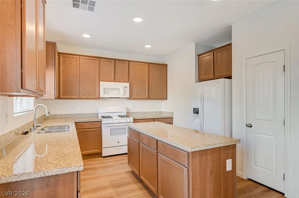 8858 Lake Myers, Las Vegas, NV 89139