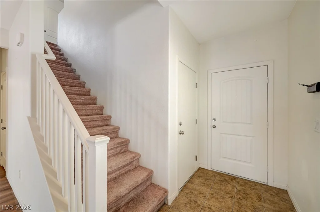 8858 Lake Myers, Las Vegas, NV 89139
