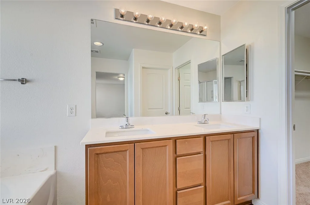 8858 Lake Myers, Las Vegas, NV 89139