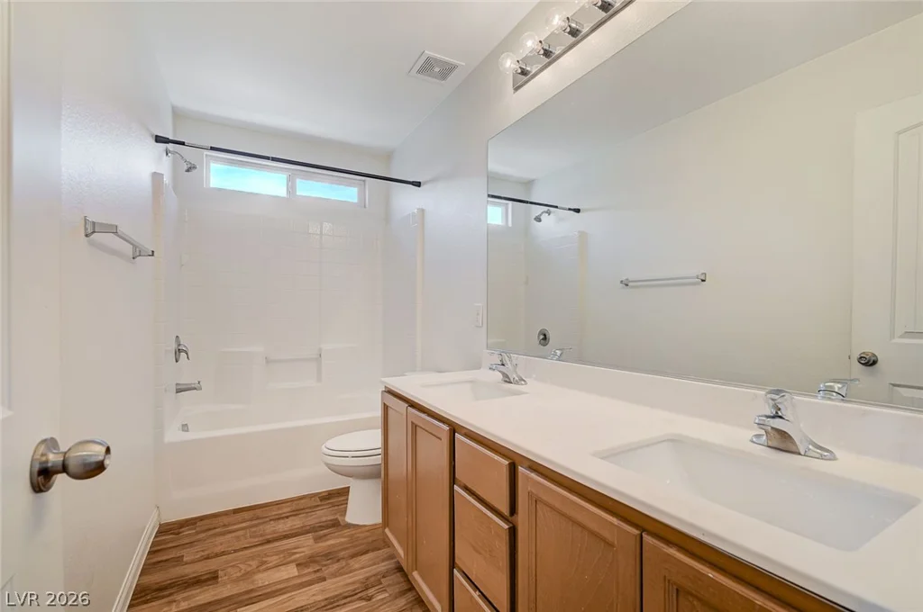 8858 Lake Myers, Las Vegas, NV 89139