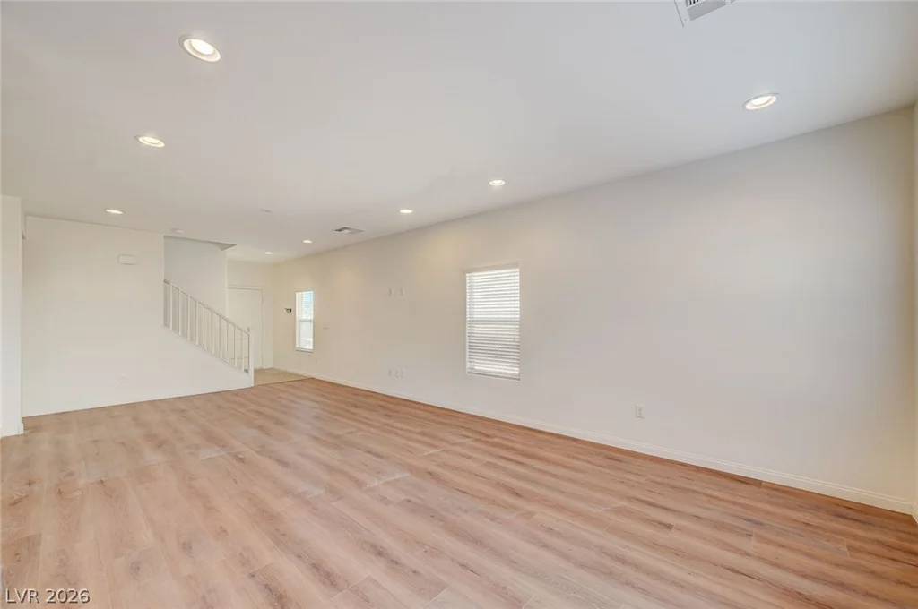8858 Lake Myers, Las Vegas, NV 89139