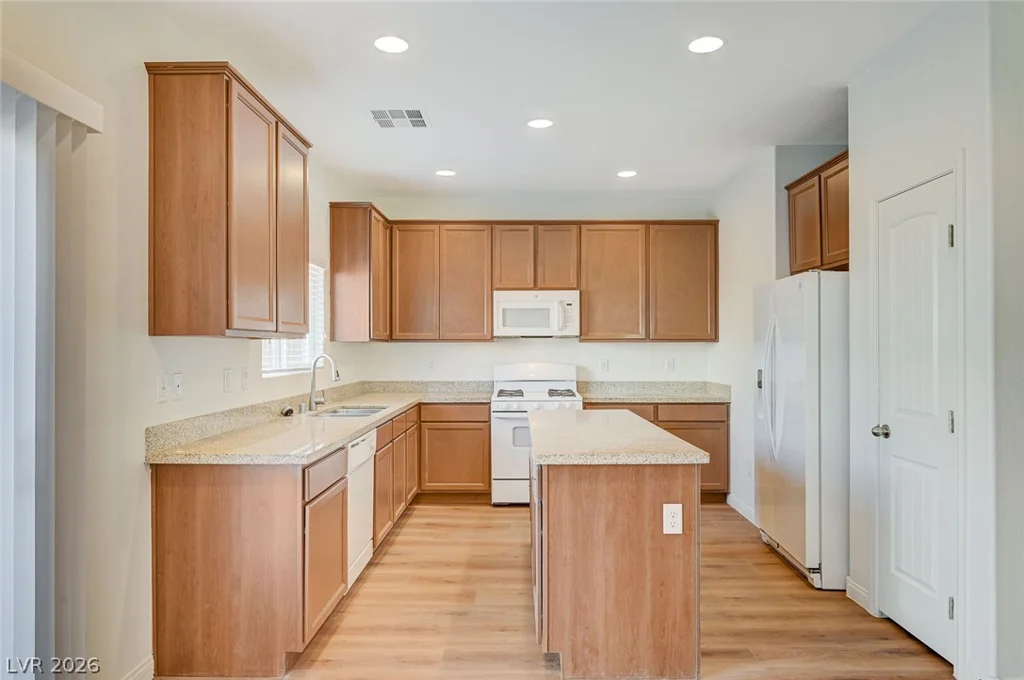 8858 Lake Myers, Las Vegas, NV 89139