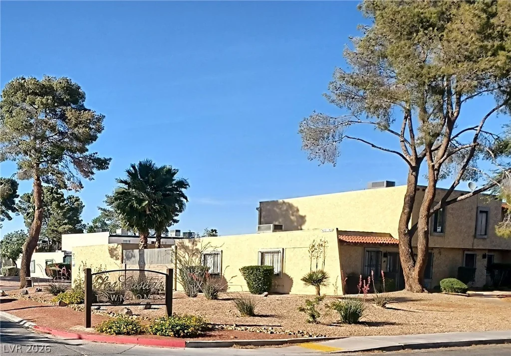 442 Las Casitas, Las Vegas, NV 89121