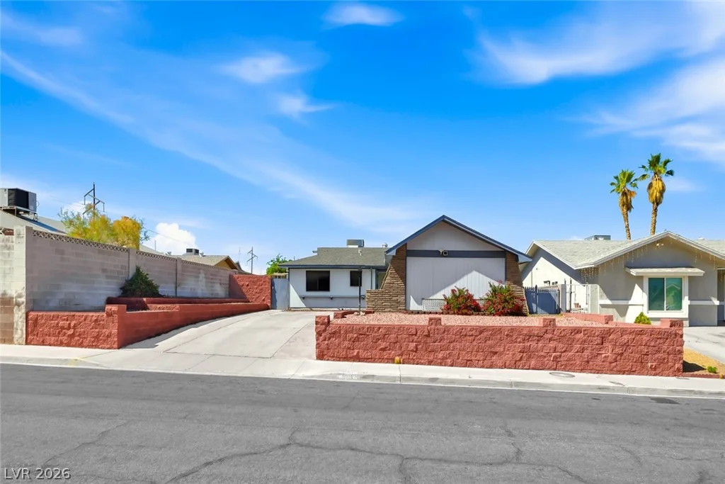 6956 Ten Oaks, Las Vegas, NV 89145