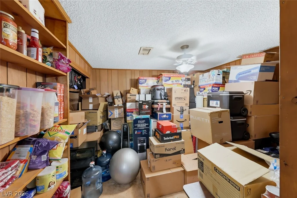 6956 Ten Oaks, Las Vegas, NV 89145