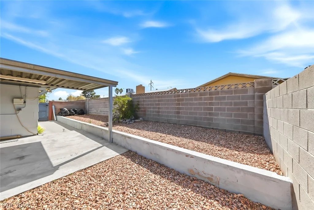 6956 Ten Oaks, Las Vegas, NV 89145