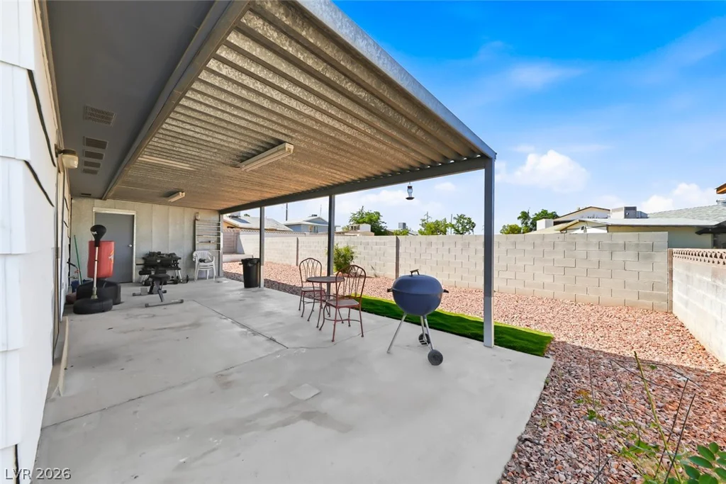 6956 Ten Oaks, Las Vegas, NV 89145