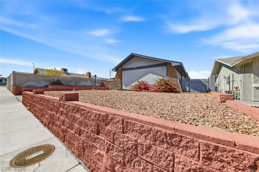 6956 Ten Oaks, Las Vegas, NV 89145