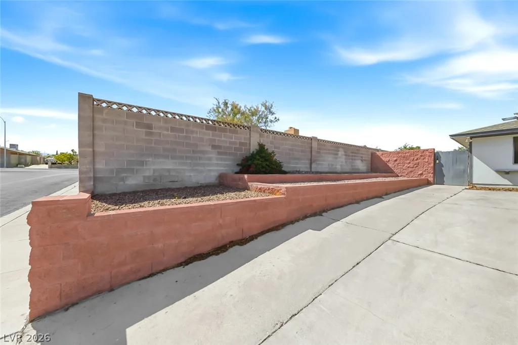 6956 Ten Oaks, Las Vegas, NV 89145