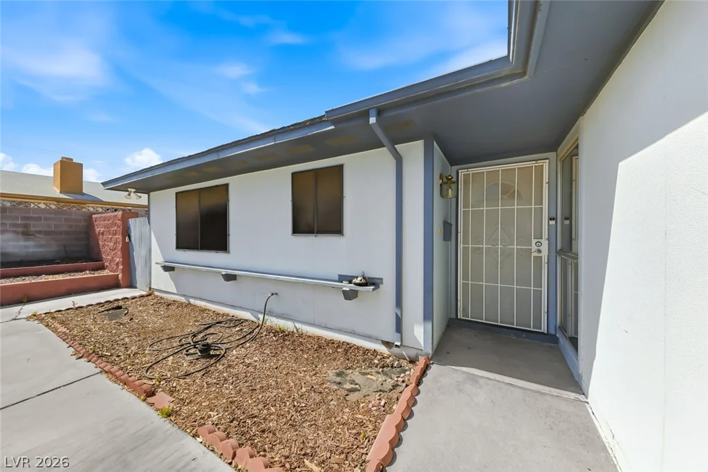 6956 Ten Oaks, Las Vegas, NV 89145