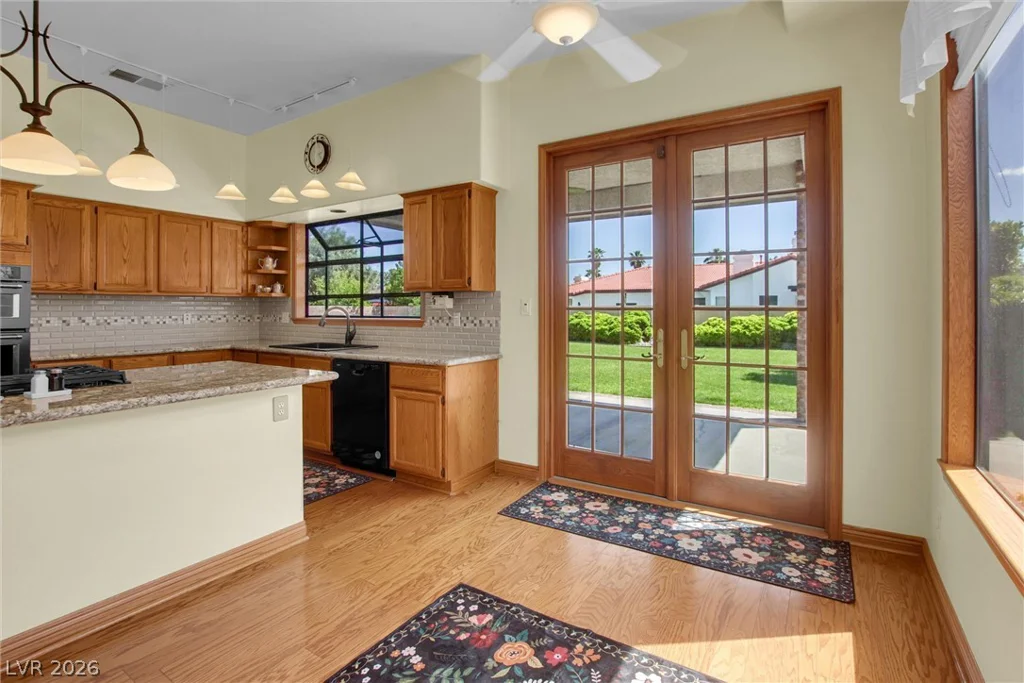7443 Alice Springs, Las Vegas, NV 89129
