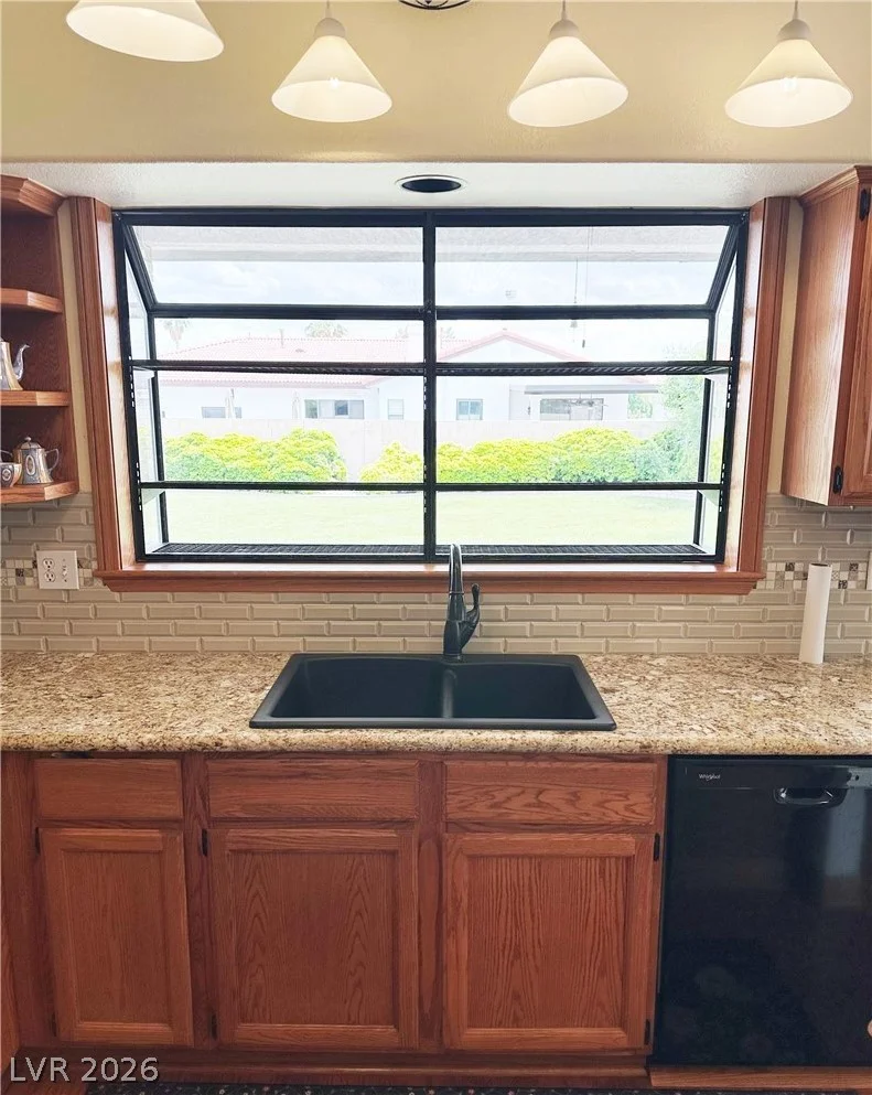 7443 Alice Springs, Las Vegas, NV 89129