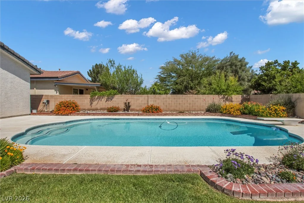 7443 Alice Springs, Las Vegas, NV 89129