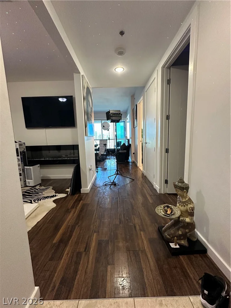 4575 Dean Martin, Las Vegas, NV 89103