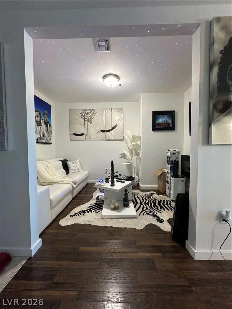 4575 Dean Martin, Las Vegas, NV 89103