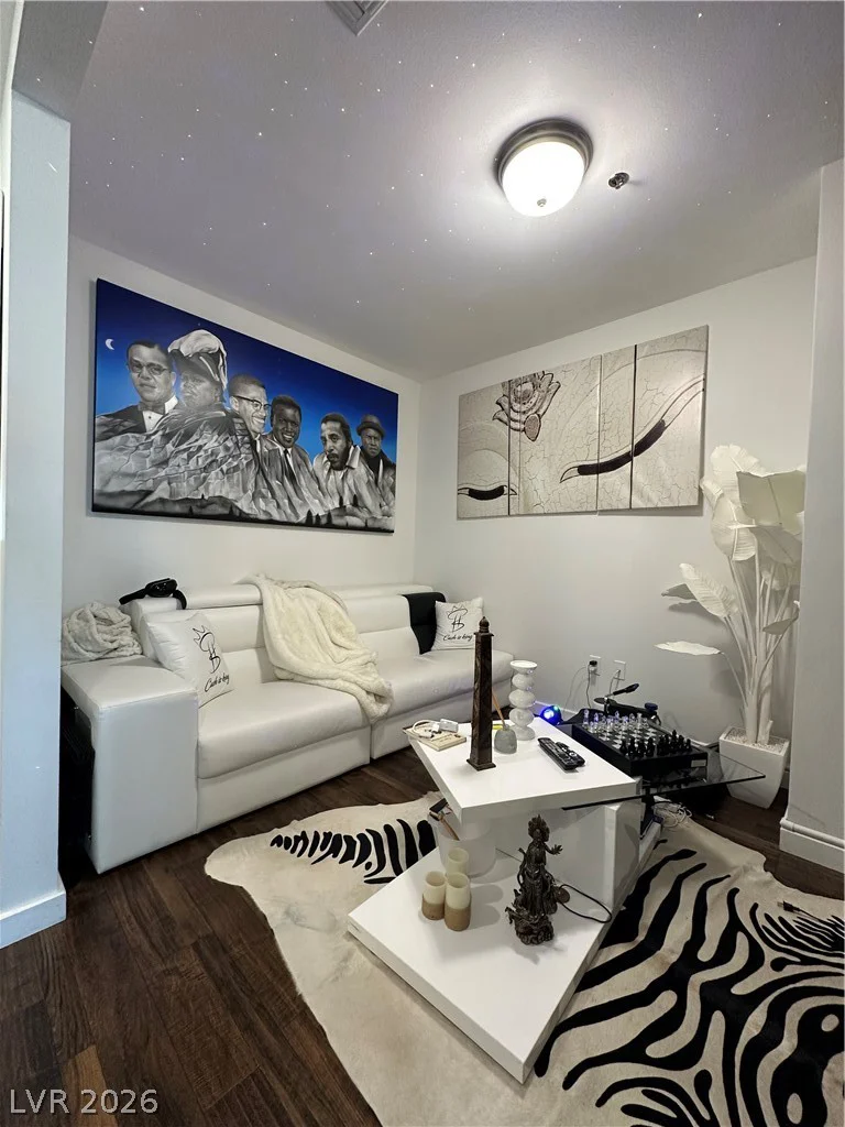 4575 Dean Martin, Las Vegas, NV 89103