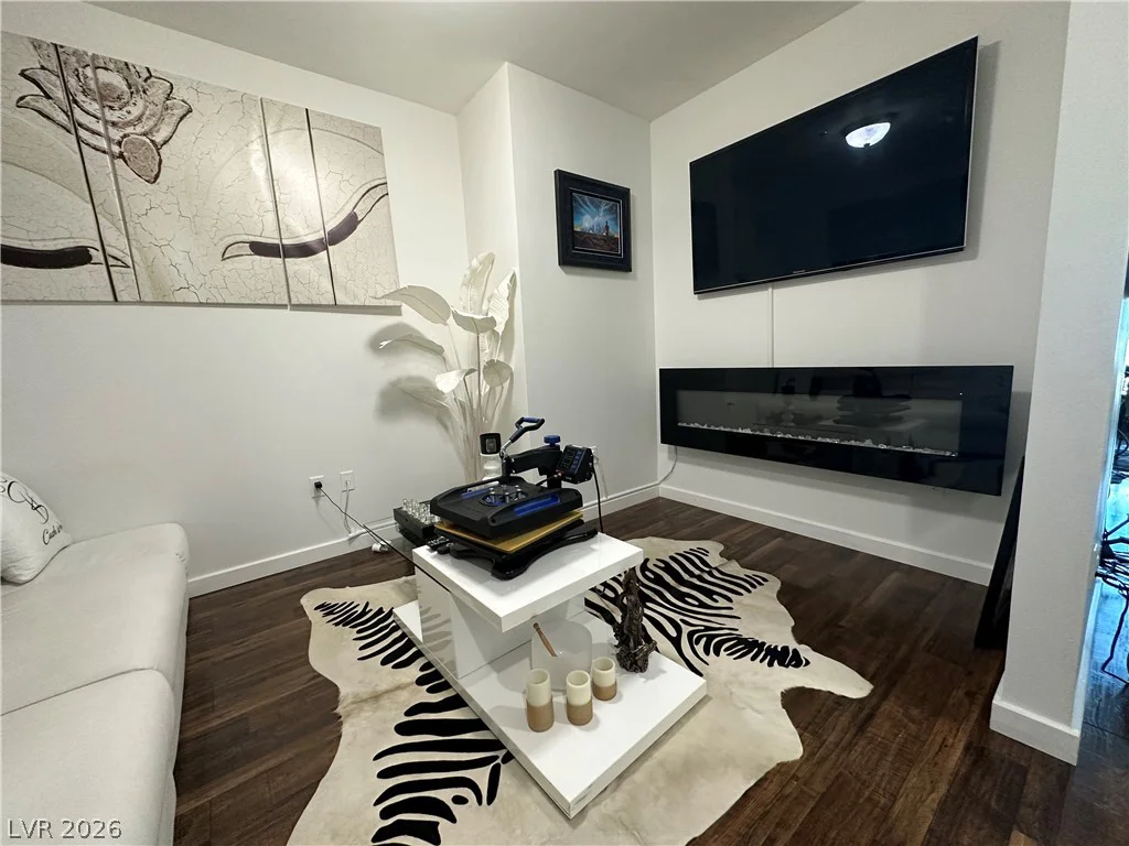 4575 Dean Martin, Las Vegas, NV 89103