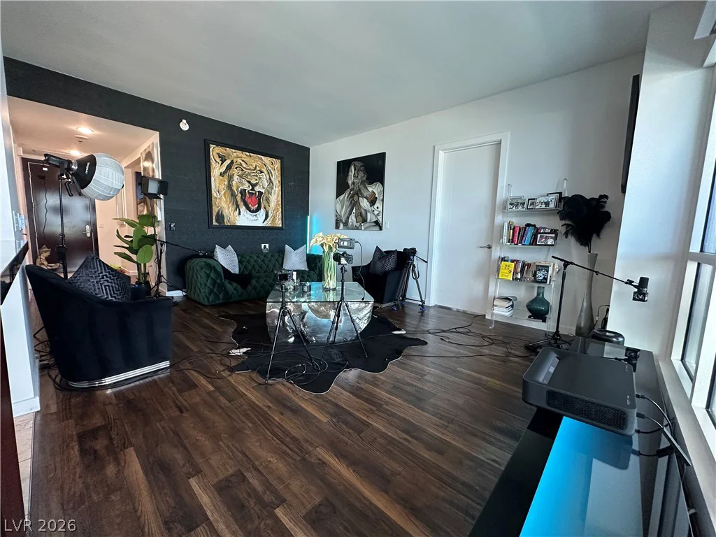 4575 Dean Martin, Las Vegas, NV 89103
